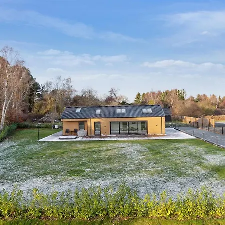 Pauliina - 1-1km From The Sea By Interhome جيليليه